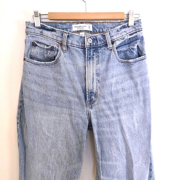 Abercrombie & Fitch 90s Straight Curve Love Ultra High Rise Jeans 30 Split Hem - Picture 5 of 9